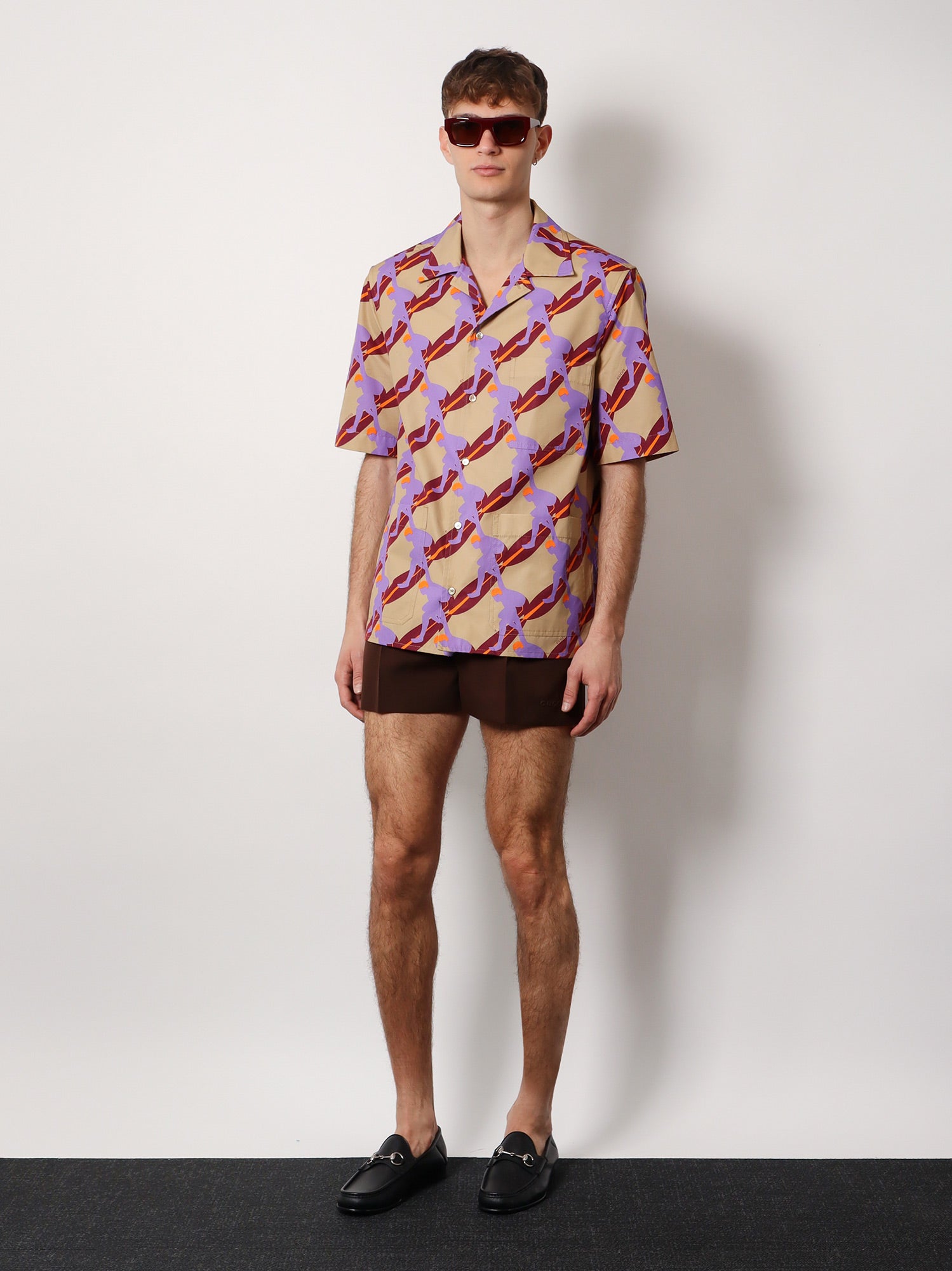 gucci-bowling-cotton-popeline-shirt-with-all-over-surfer-print