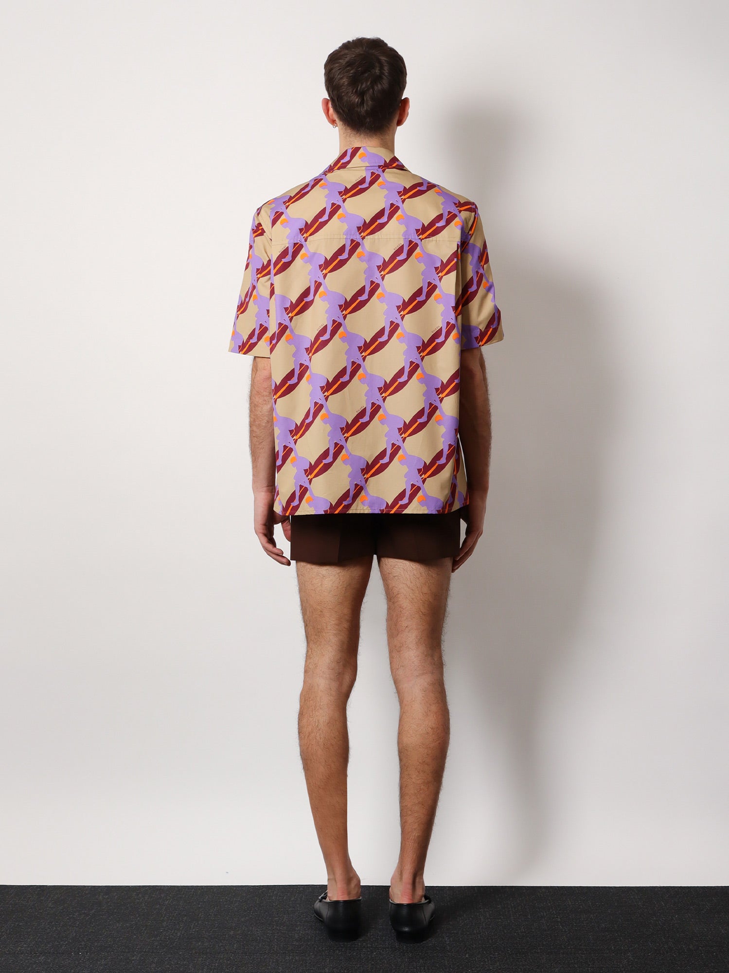 gucci-bowling-cotton-popeline-shirt-with-all-over-surfer-print