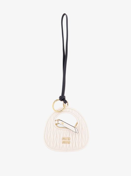 miu-miu-wander-trick-for-bags