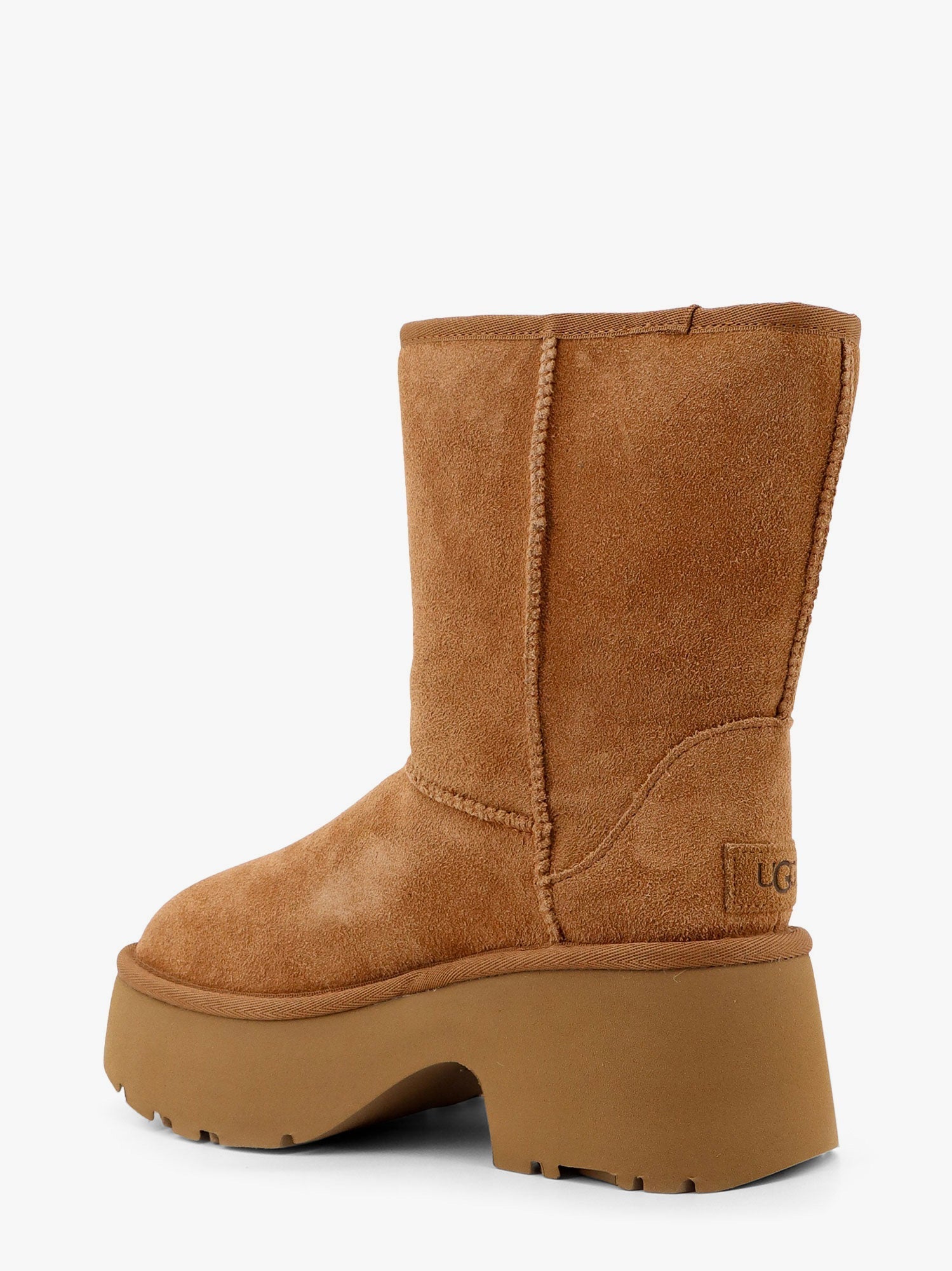 ugg-w-classic-shorts-new-heights-suede-boots.usa-reference-size