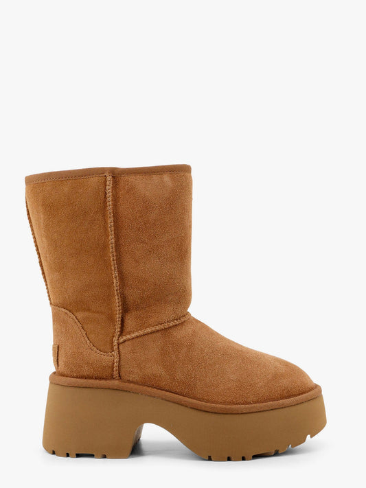 ugg-w-classic-shorts-new-heights-suede-boots.usa-reference-size
