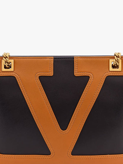 valentino-garavani-valentino-garavani-viva-superstar-leather-shoulder-bag-with-maxi-vlogo-signature-on-the-front
