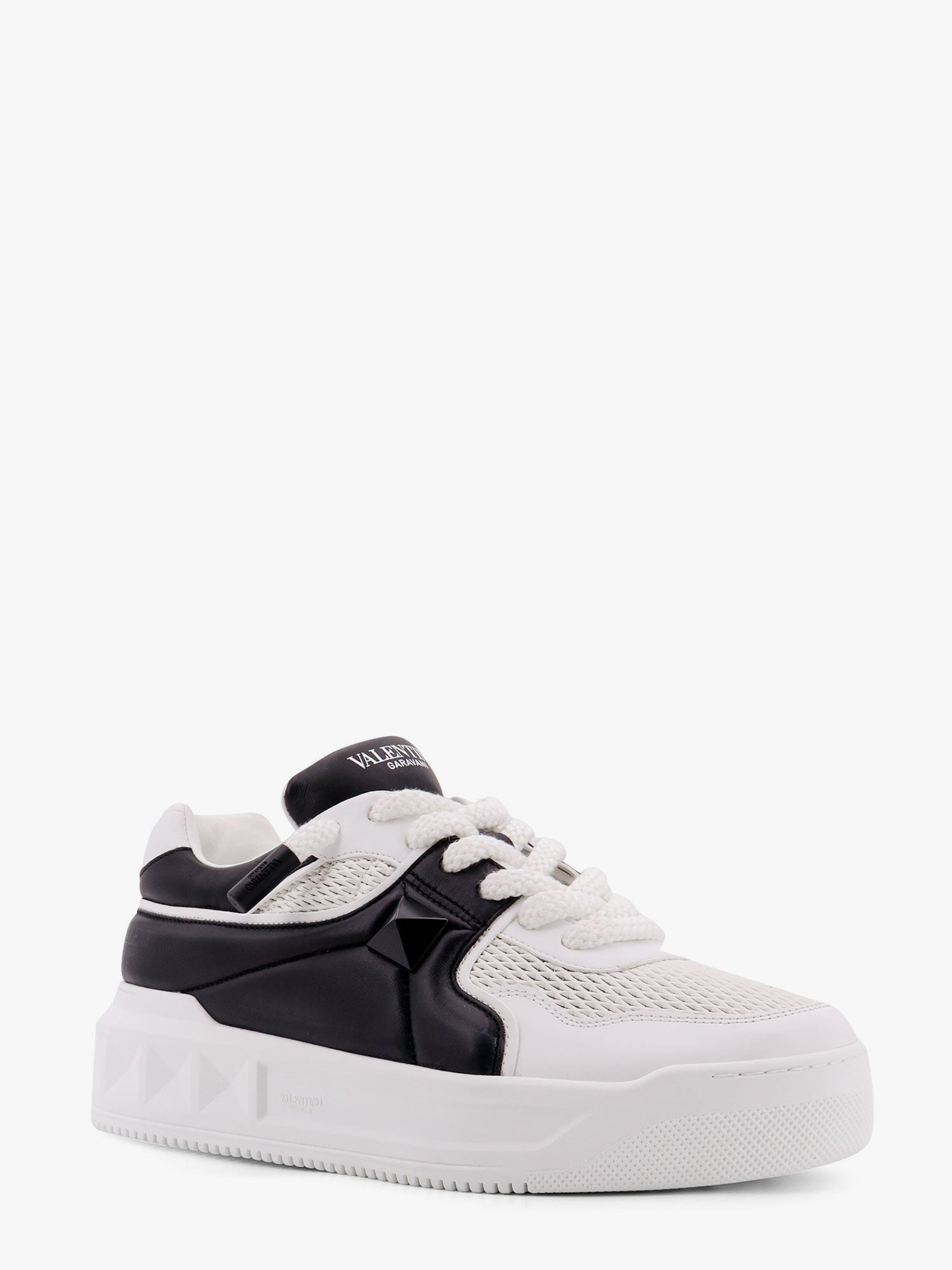 valentino-garavani-one-stud-valentino-garavani-leather-sneakers