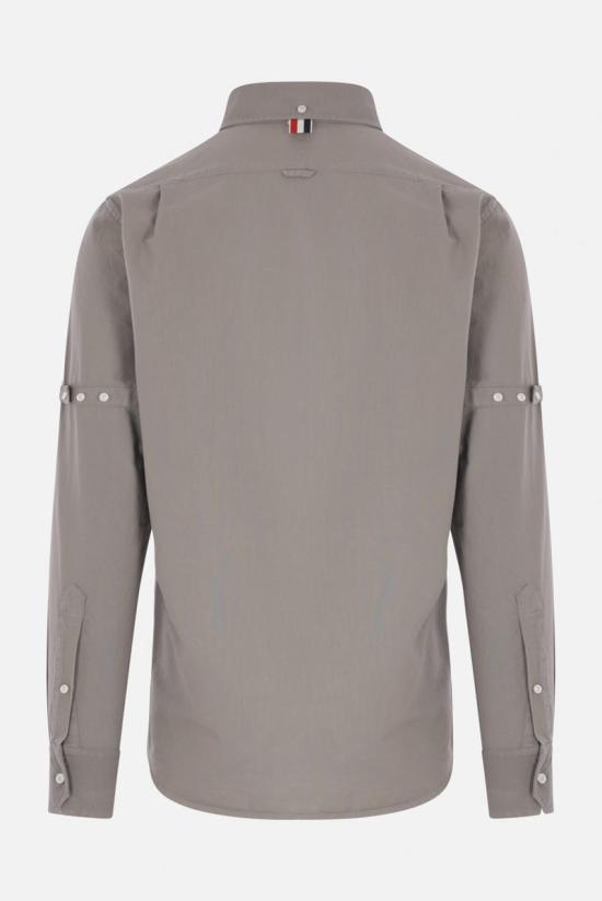 قميص بأكمام طويلة