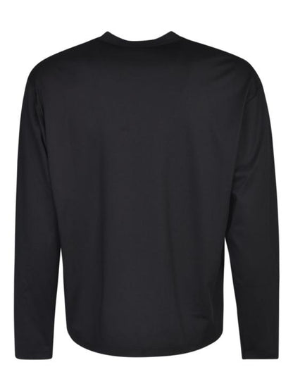 Long -sleeved t -shirt