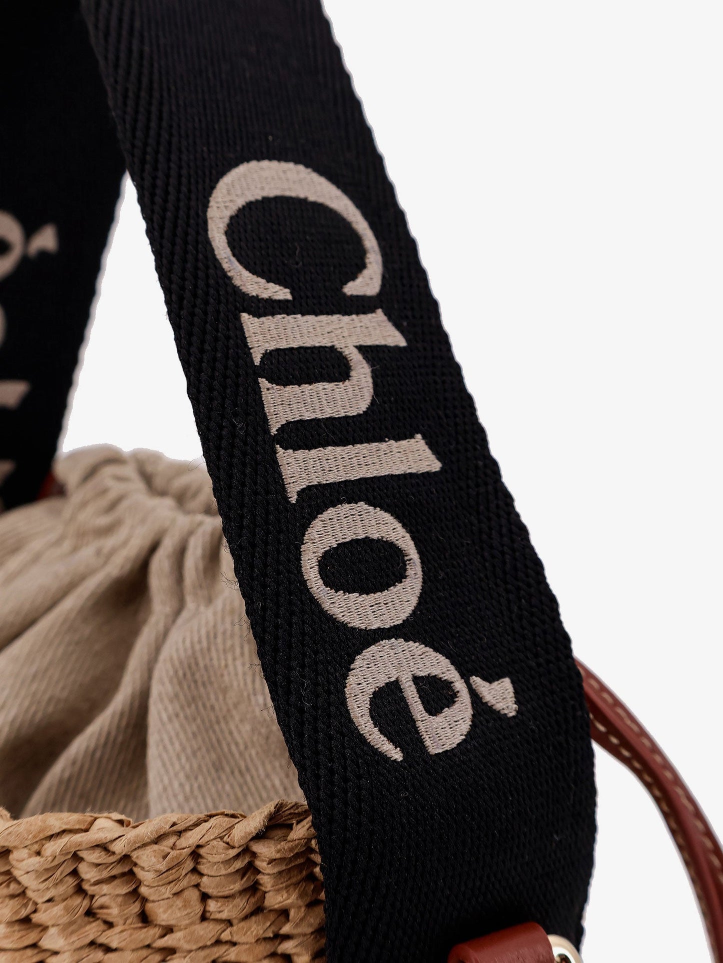 Woody raffia bucket bag