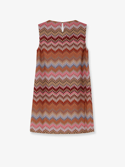 Short viscose dress with chevron pattern