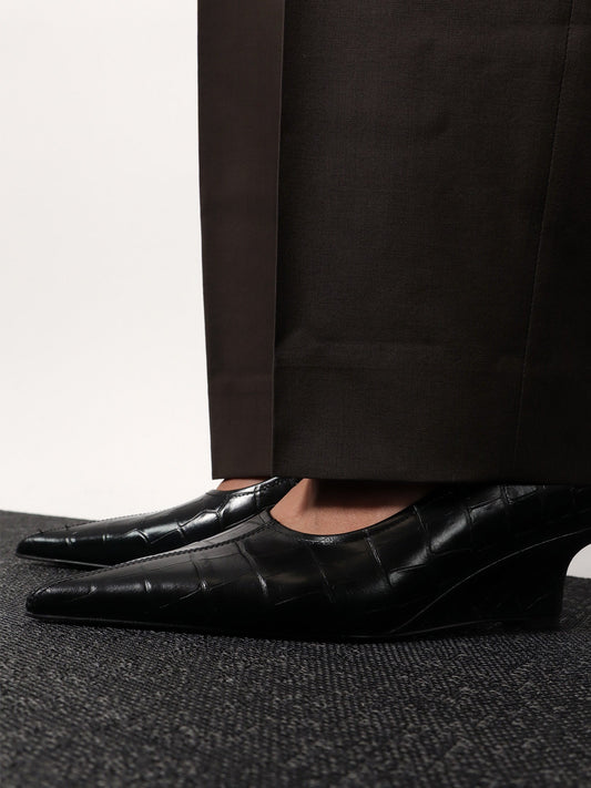 Sharp Wedge leather pump with croco motif