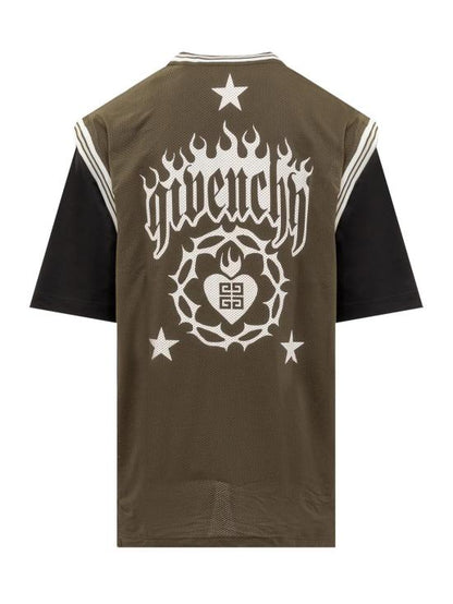 Short -sleeved t -shirt