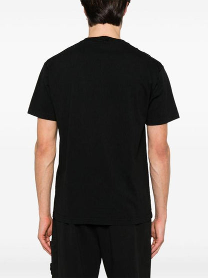 Short -sleeved t -shirt