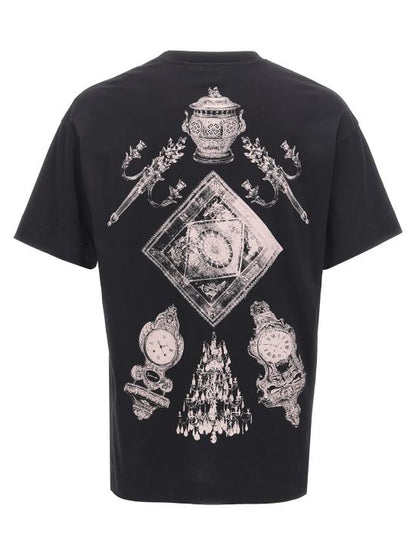 Short -sleeved t -shirt