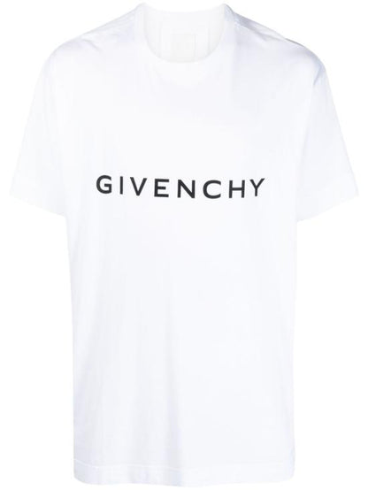 Short -sleeved t -shirt