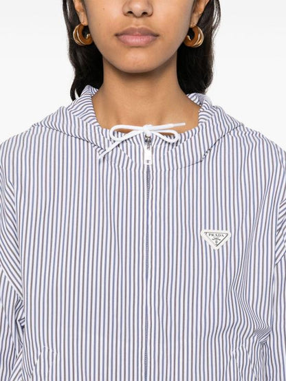 تي شيرت بغطاء للرأس