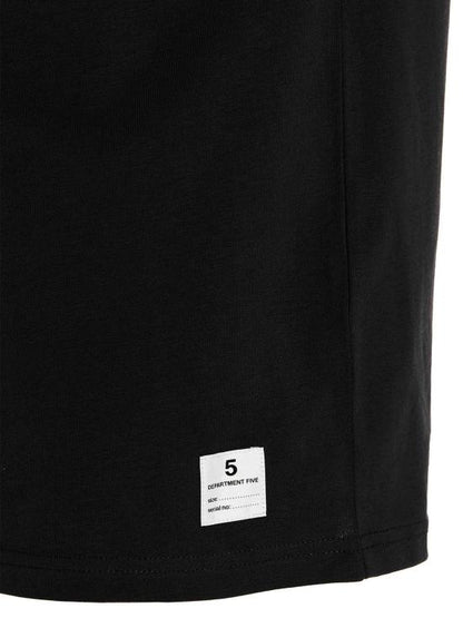 Short -sleeved t -shirt