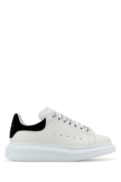 OVERSIZED SNEAKERS