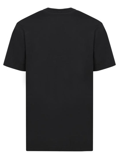 Short -sleeved t -shirt