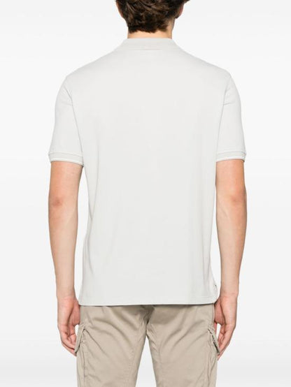 Short -sleeved t -shirt