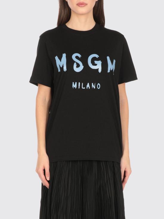 Short -sleeved t -shirt