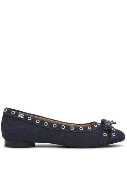 Flat shoes
