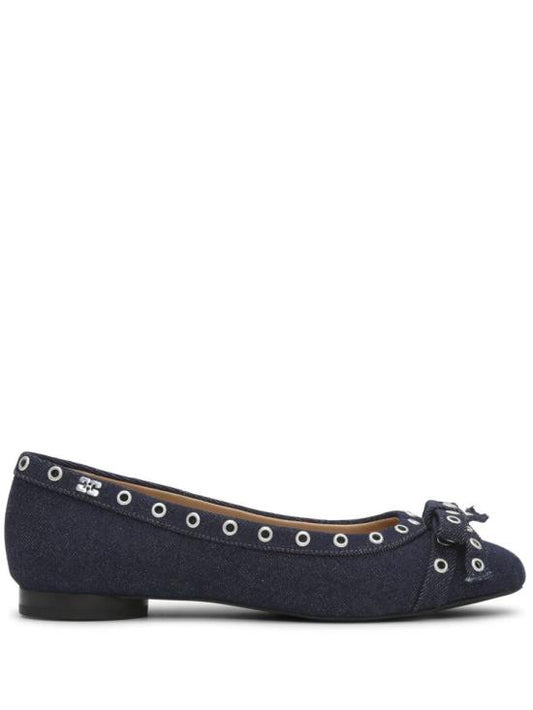 Flat shoes