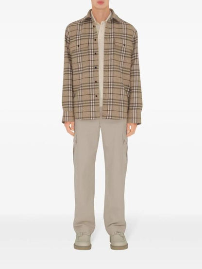 Long -sleeved shirt