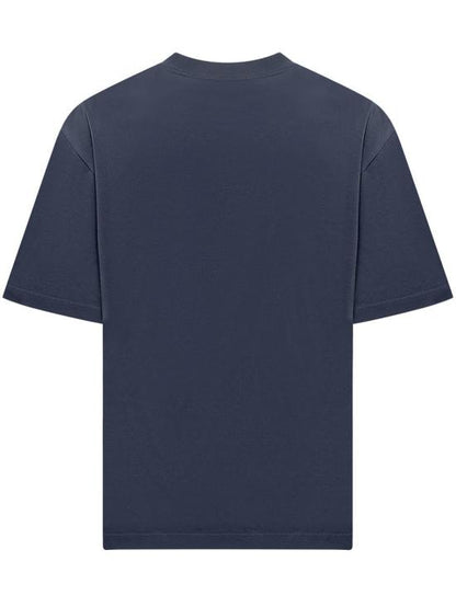 Short -sleeved t -shirt