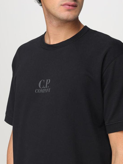Short -sleeved t -shirt