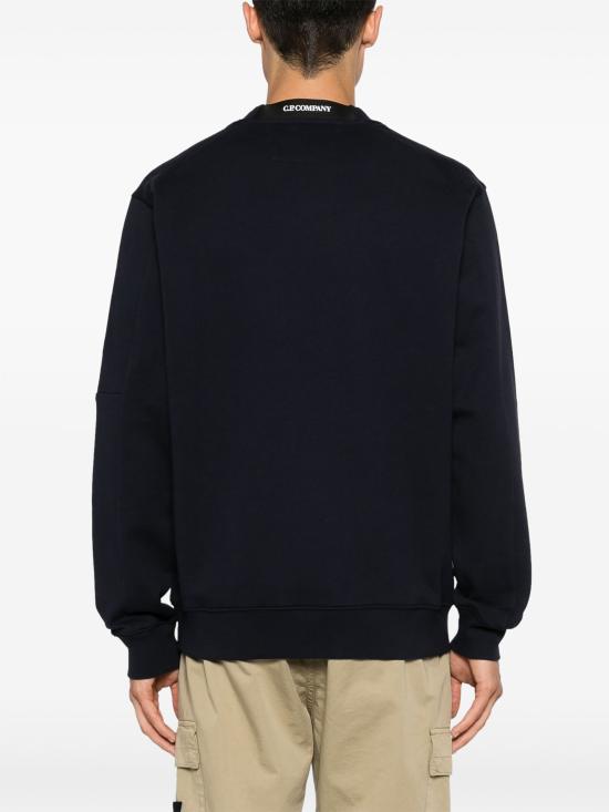 Long -sleeved t -shirt