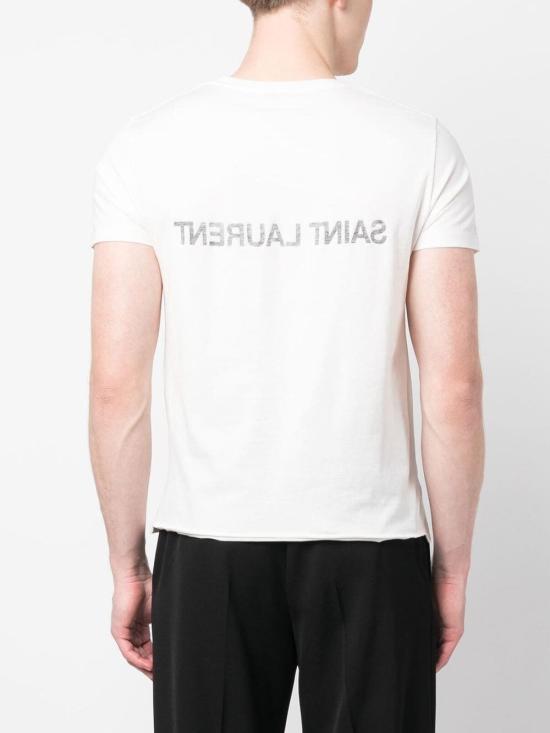 Short -sleeved t -shirt