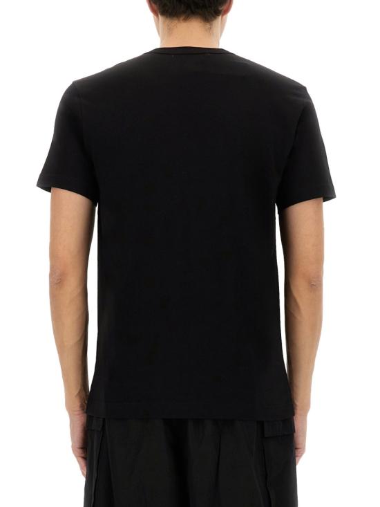Short -sleeved t -shirt