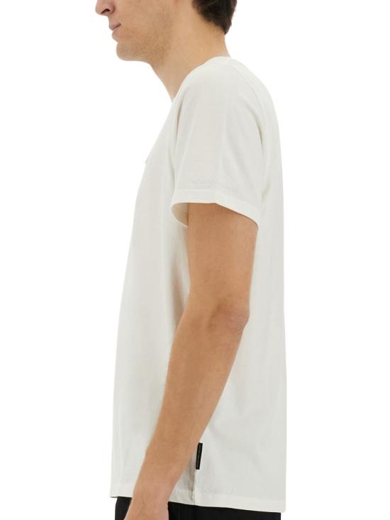 Short -sleeved t -shirt