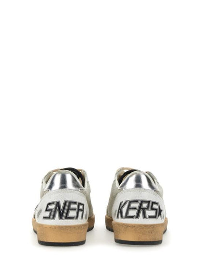 أحذية رياضية