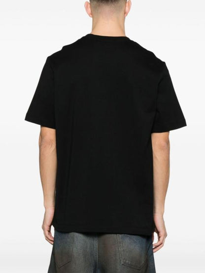 Short -sleeved t -shirt