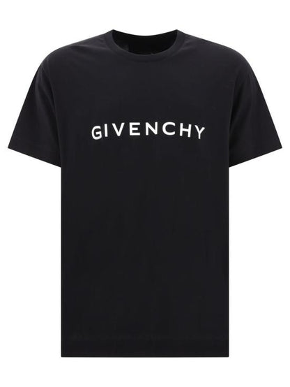 Short -sleeved t -shirt