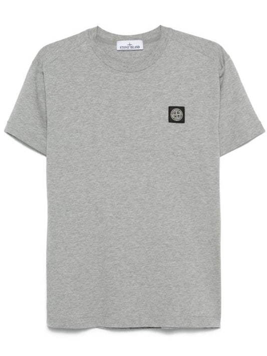 Short -sleeved t -shirt