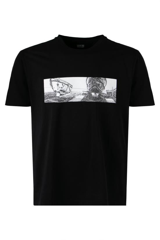 Short -sleeved t -shirt