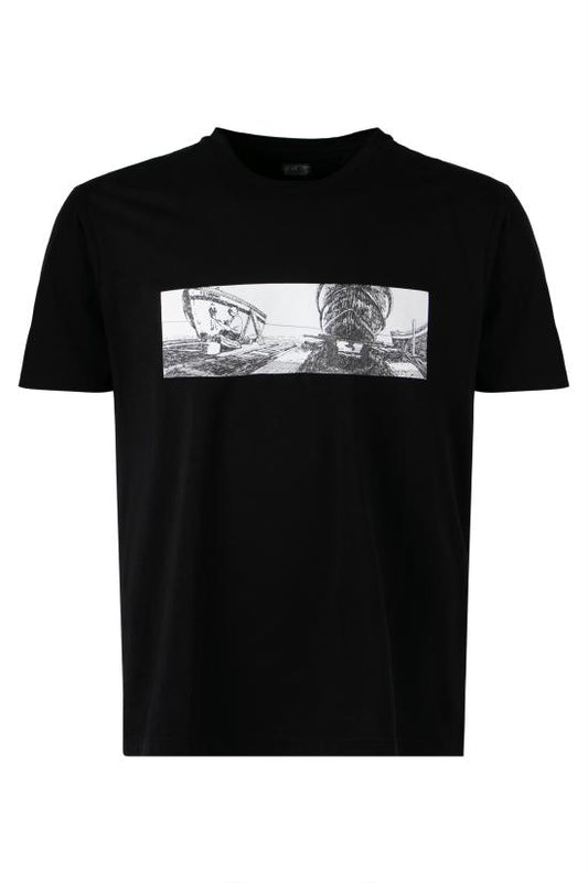 Short -sleeved t -shirt