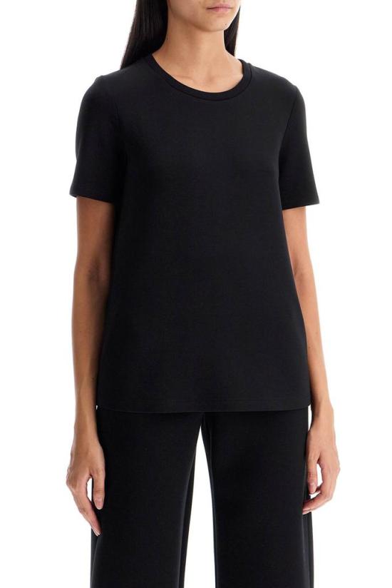Short -sleeved t -shirt