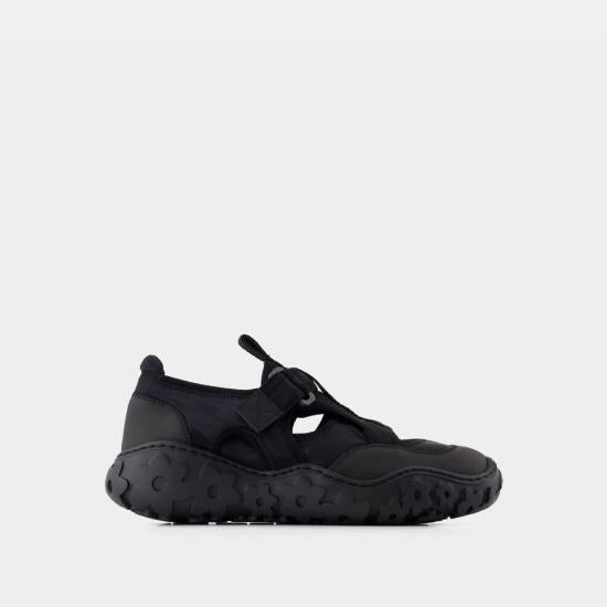 Sandal