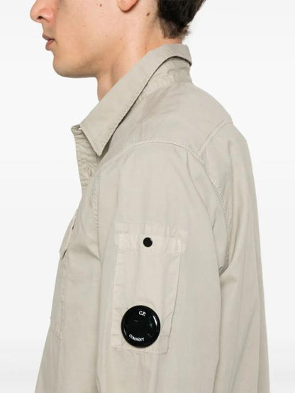 Long -sleeved shirt