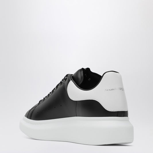 Oversized black/white sneakers