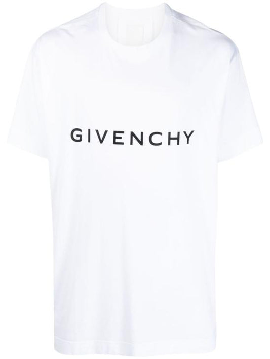 Short -sleeved t -shirt