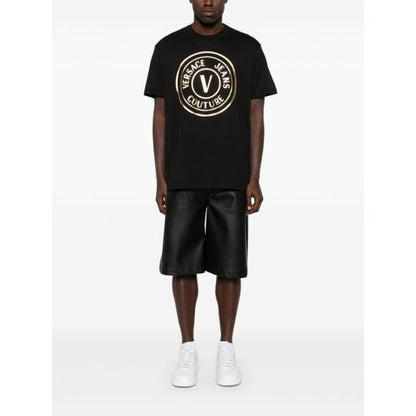 Short -sleeved t -shirt