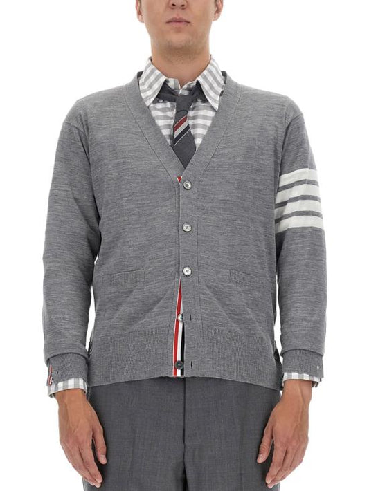 V-NECK CARDIGAN