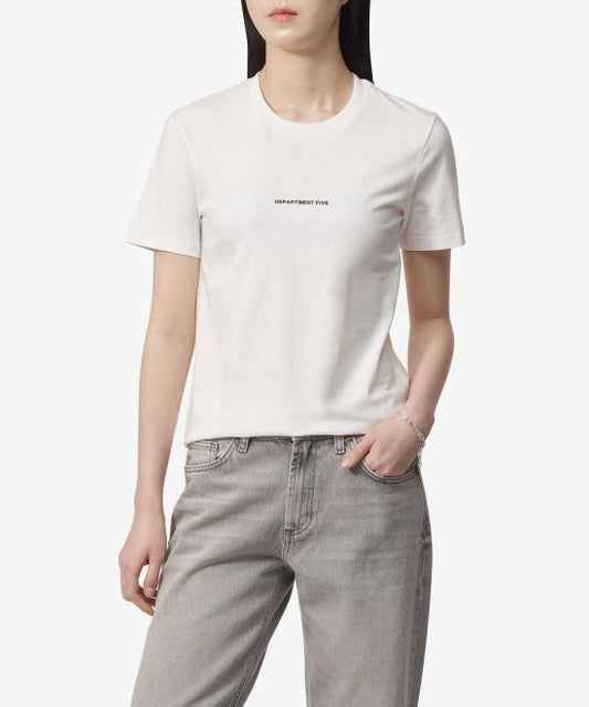 Short -sleeved t -shirt
