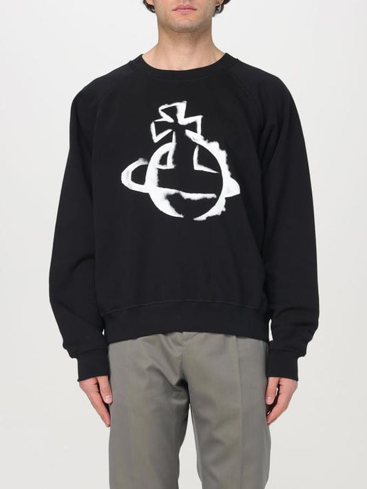 Long-sleeved t-shirt