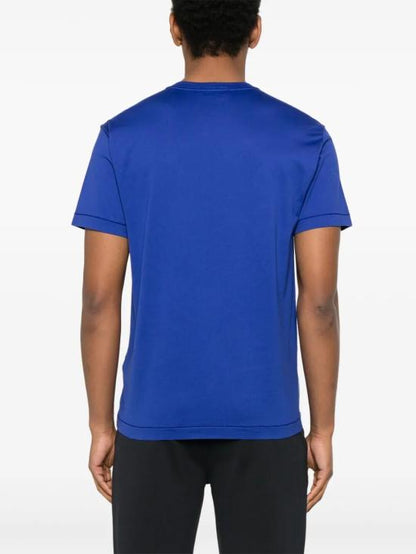 Short -sleeved t -shirt