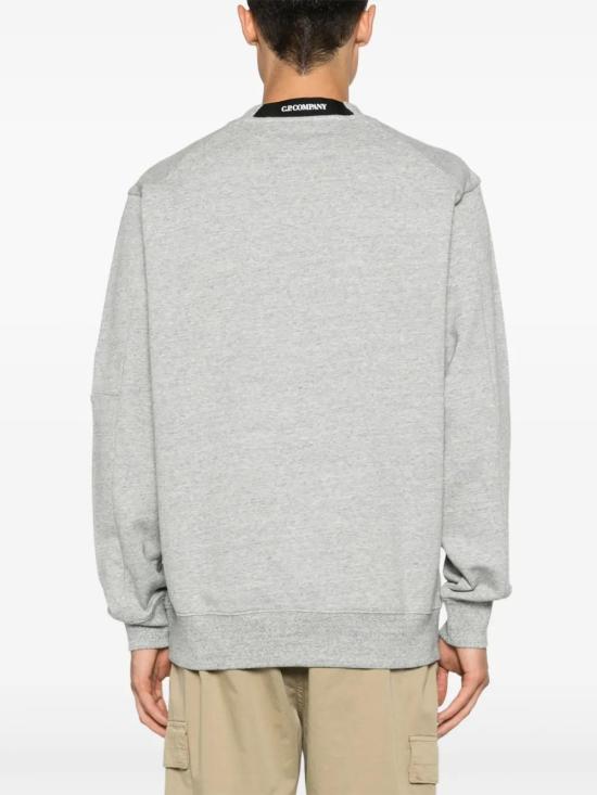 Long -sleeved t -shirt