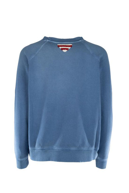 قميص بأكمام طويلة