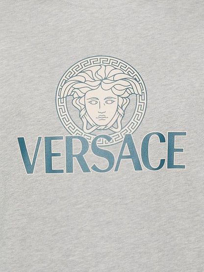 Long -sleeved t -shirt